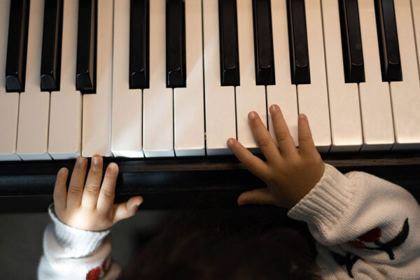 “La musica che fa bene ai bambini”, per favorire lo sviluppo e la crescita in età evolutiva (scad. 18/03/2024 ore 12)